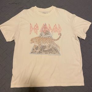 Oversized Boyfriend Def Leppard Graphic Tee